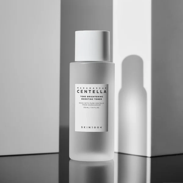 SKIN1004 - Madagascar Centella Tone Brightening Boosting Toner - 210ml