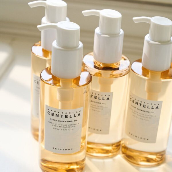 SKIN1004 - Madagascar Centella Light Cleansing Oil - 200ml